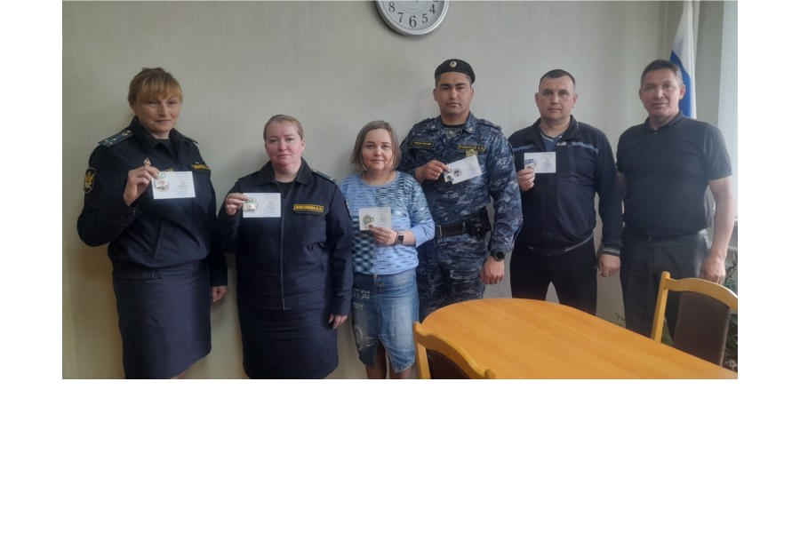 Работники Яльчикского районного отдела судебных приставов получили знаки отличия ВФСК «ГТО»