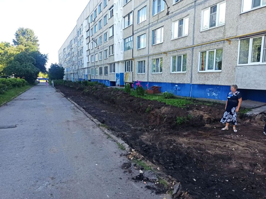 Хорошие новости для жителей Канаша. Во дворе дома № 17 по улице Куйбышева стартовало благоустройство