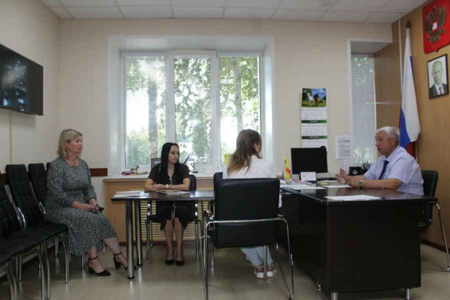 Временно исполняющий полномочия главы Шемуршинского муниципального округа Александр Сатеев провёл очередной приём граждан