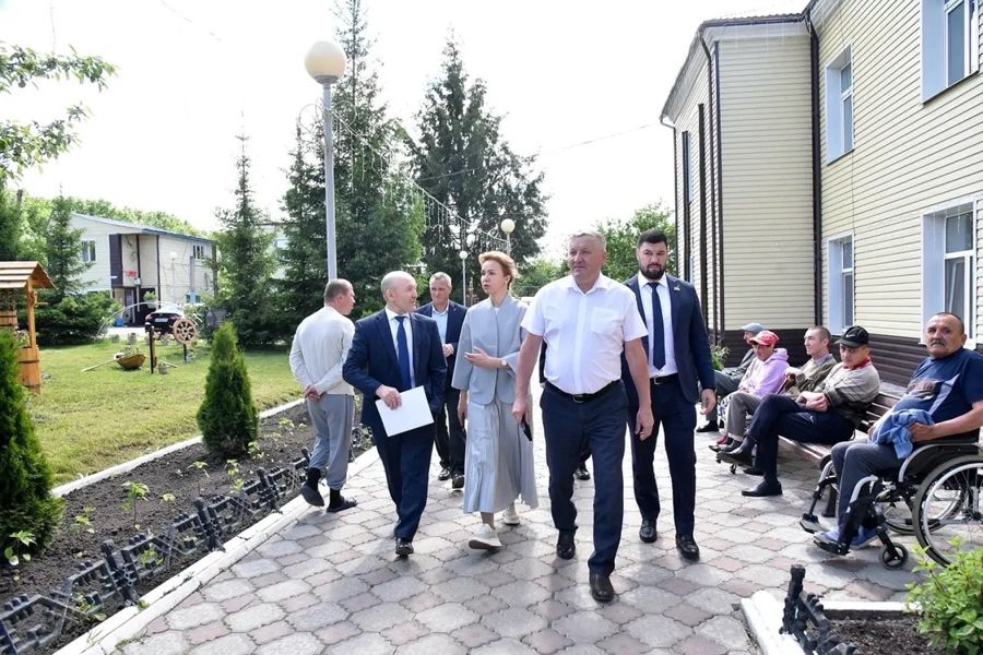 Депутат Роман Алексеев  встретился с коллективом Ибресинского дома-интерната