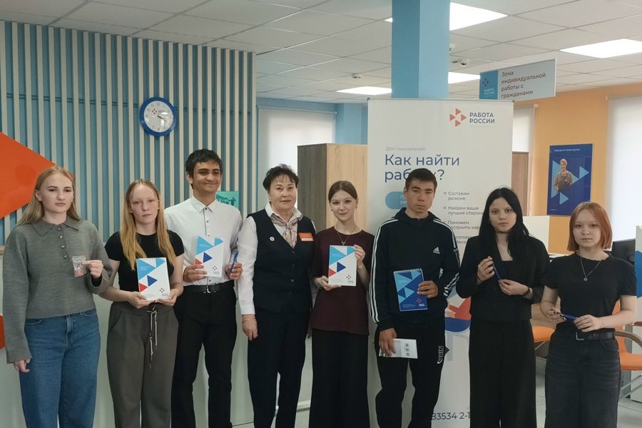 В кадровом центре «Работа России» в г. Козловка прошла ярмарка трудоустройства несовершеннолетних