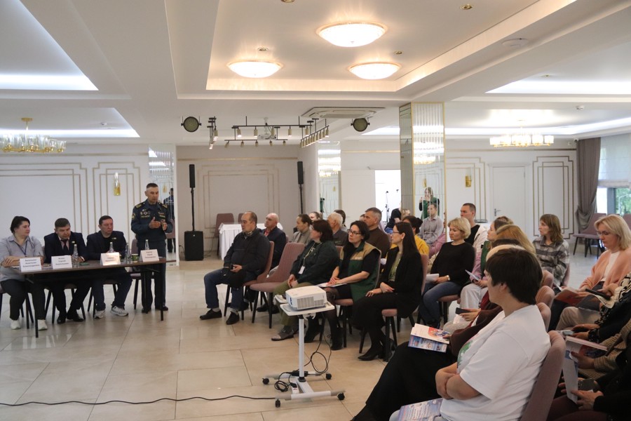 В Новочебоксарске в рамках единого информдня обсудили актуальные вопросы совместно с жителями
