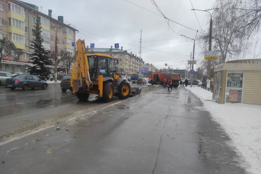 АО «Дорэкс» продолжает работы по текущему содержанию дорог города