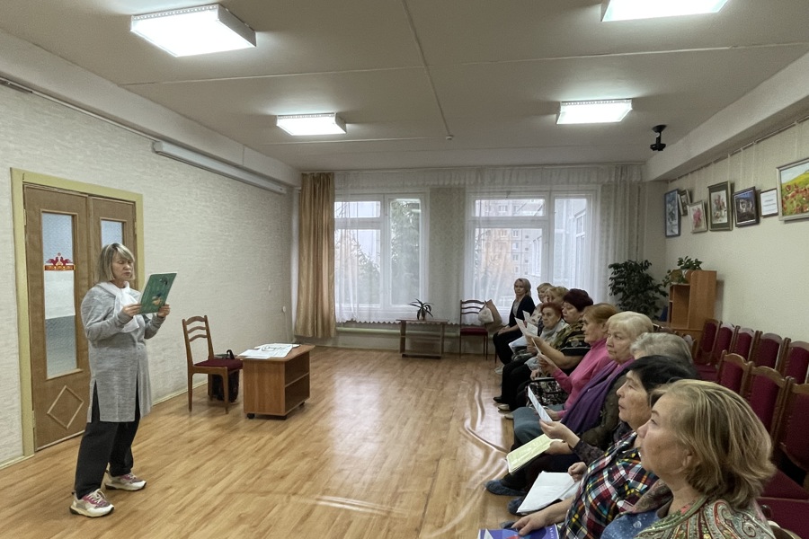 Чебоксарская пенсионерка провела занятие по финансовой грамотности для ровесников