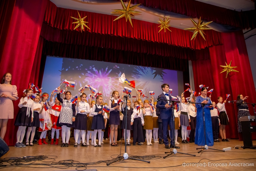 Отчетный концерт детской школы искусств «В сиянии музыки и красок»