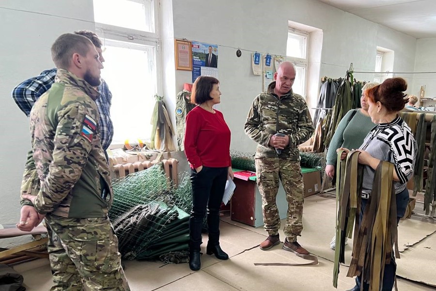 Бойцы, находящиеся в краткосрочном отпуске, встретились с «Серебряными» волонтерами
