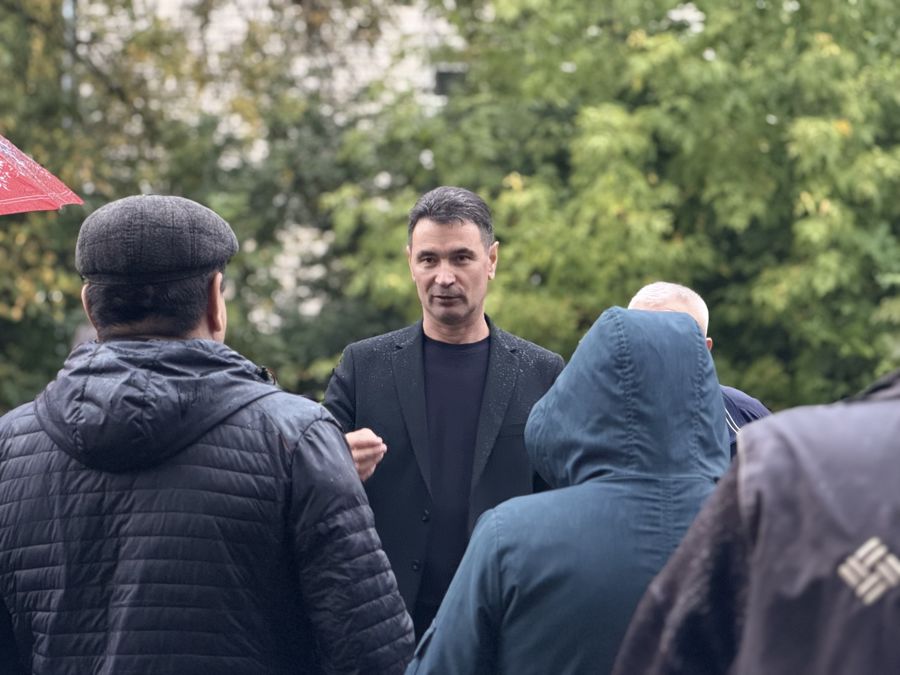 Глава Канашского муниципального округа Валерий Чернов провёл встречу с жителями улицы Свободы