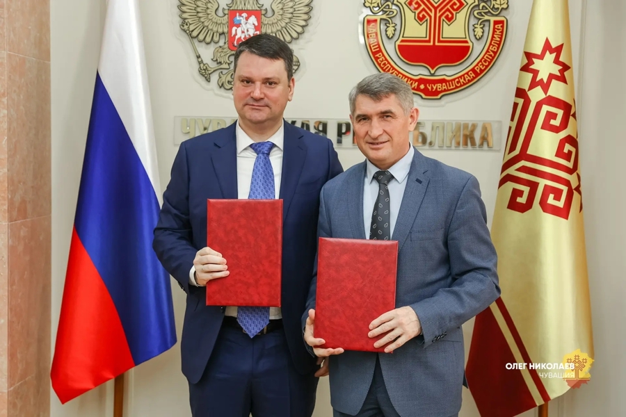 Председатель Соцфонда Сергей Чирков заключил соглашение  о сотрудничестве с Главой Чувашии