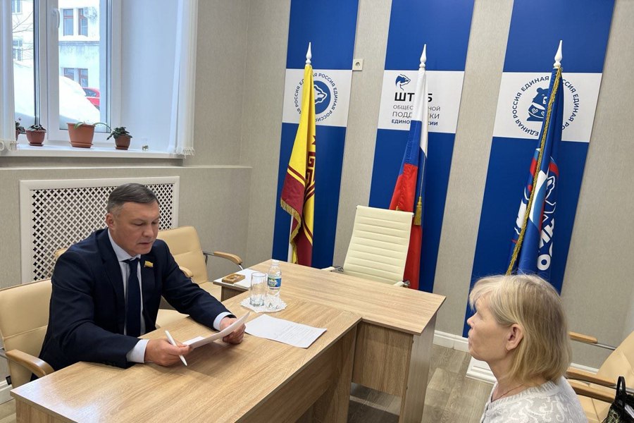 Депутат Николай Николаев провел прием граждан