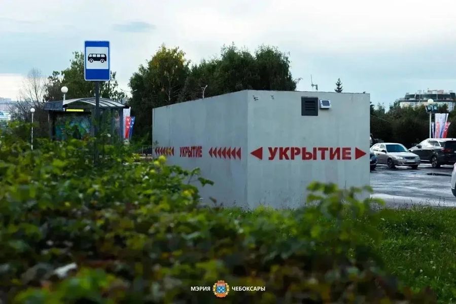В Чебоксарах продолжается установка дополнительных бетонных укрытий