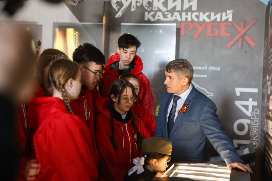 Неизвестные страницы войны: Олег Николаев познакомил школьников Чувашии с историей строительства Сурского рубежа