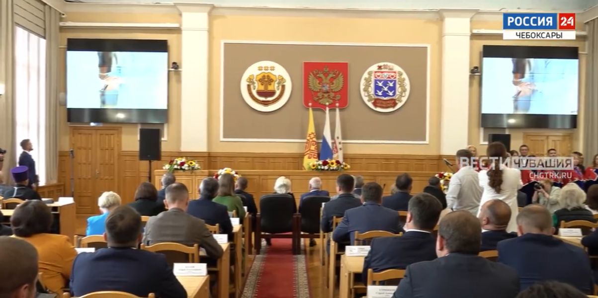 Главные врачи столицы Чувашии получили высшую награду (ГТРК)