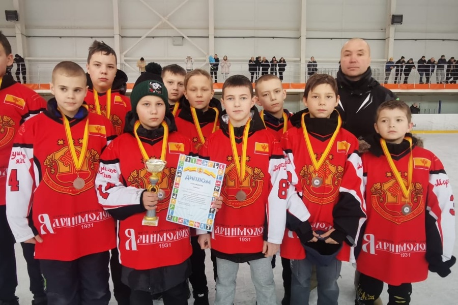 Наша команда хоккеистов «Рубин» - бронзовый призер республиканских соревнований юных хоккеистов «Золотая шайба»!