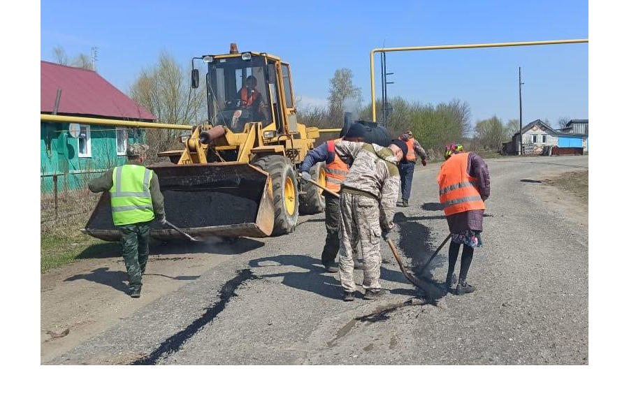 Продолжаются работы по ямочному ремонту муниципальных автомобильных дорог