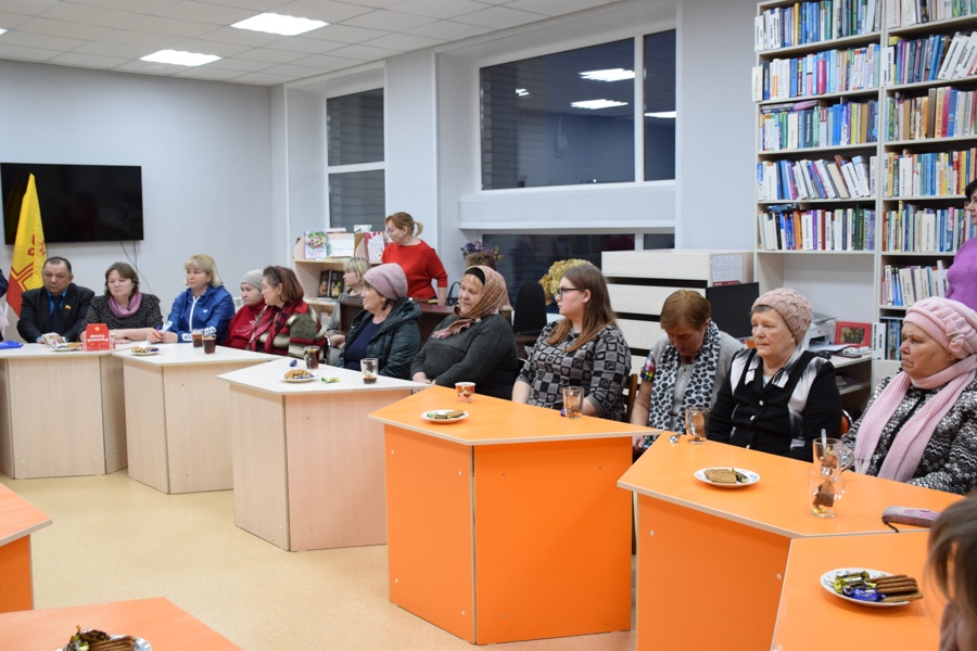 Глава муниципального округа Иван Михопаров встретился с матерями и женами участников СВО