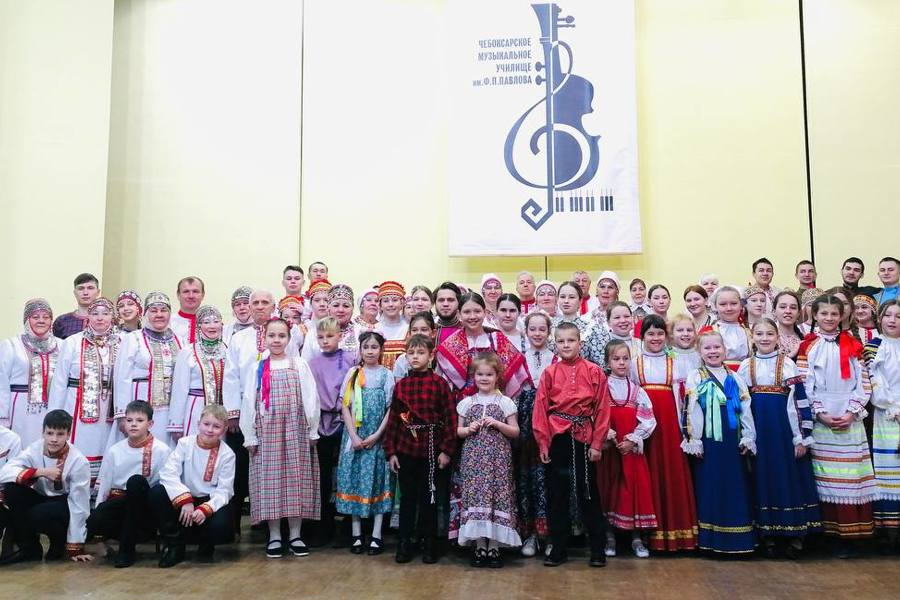 В Чебоксарском музыкальном училище прошел концерт народной музыки «Весенние голоса»