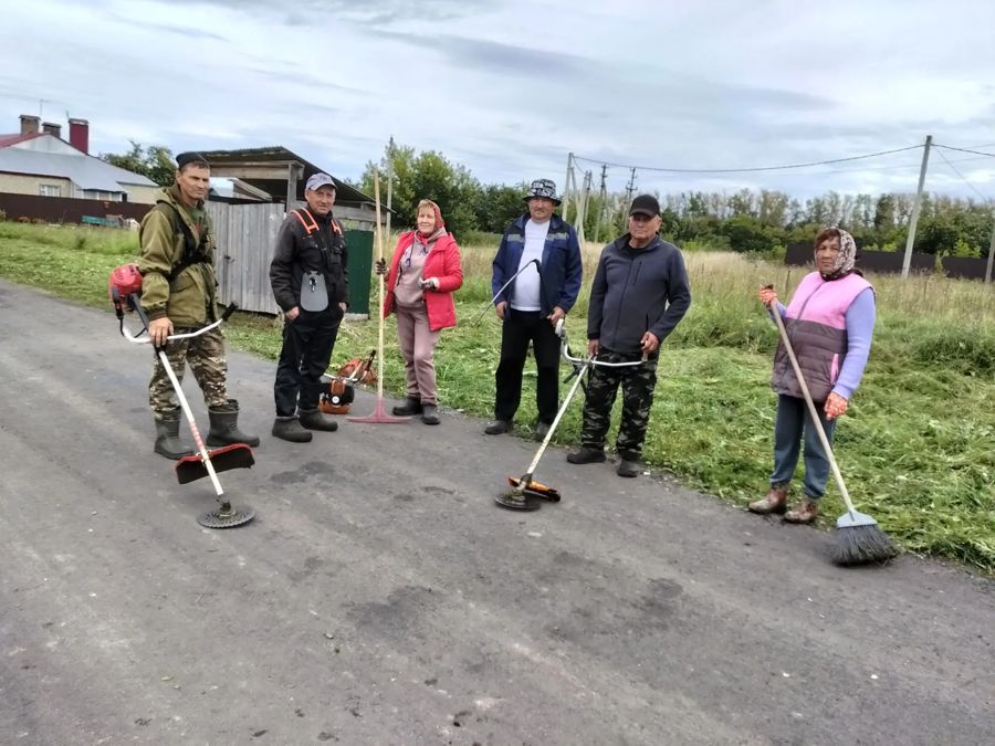 Субботник в деревне Большие Атмени