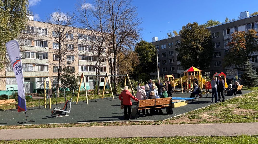 Инициативное бюджетирование в действии: новая детская площадка украсила двор по проспекту И. Яковлева