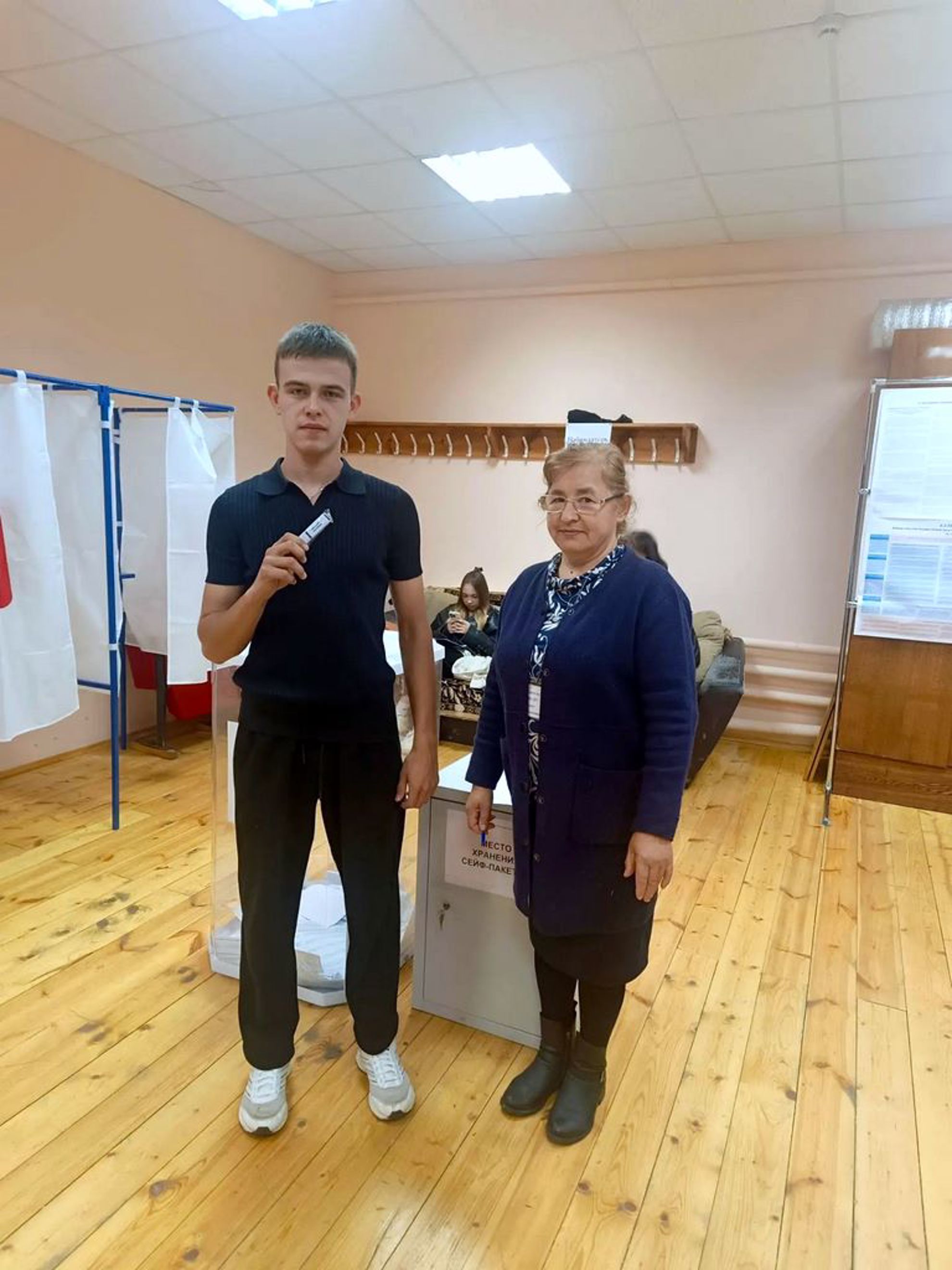 Свой первый выбор делают  и молодые избиратели