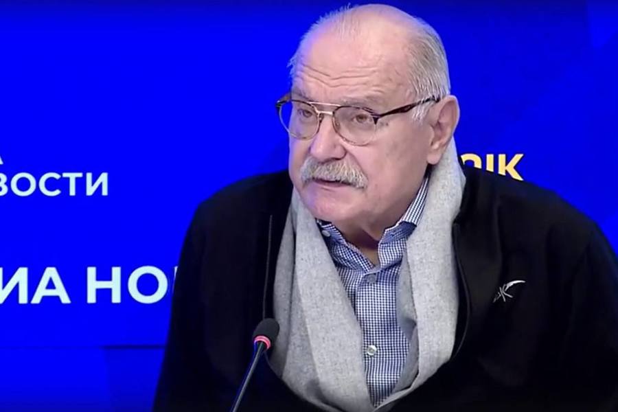 «Вышитая карта России» вдохновила Никиту Михалкова на создание нового проекта «Атлас театральной России»