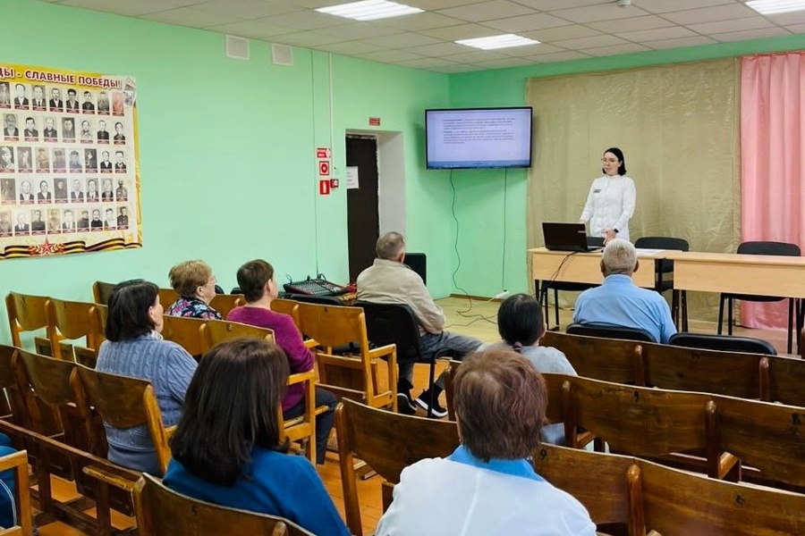 Продолжаются выезды врачей-ординаторов по специальности «Эндокринология» в Чебоксарский муниципальный округ в рамках проведения школы сахарного диабета