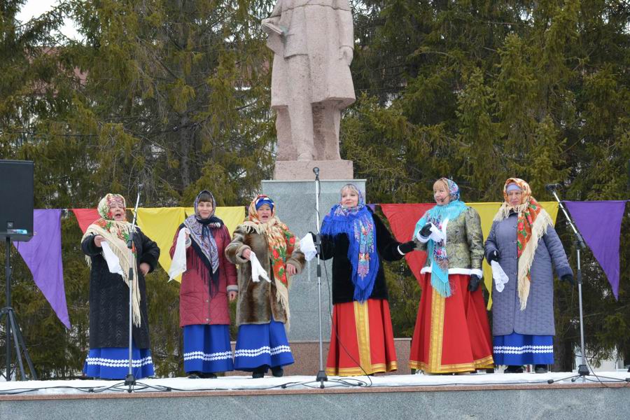 Праздничные гуляния в Вурнарах в честь проводов зимы