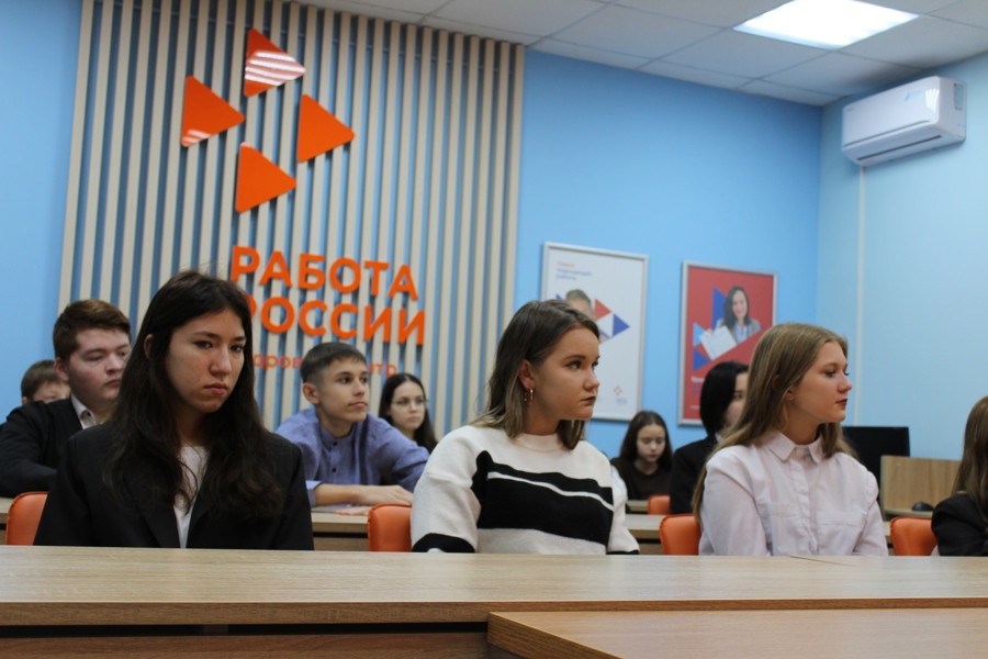 Более тысячи профориентационных услуг получили шумерлинцы в кадровом центре «Работа России»