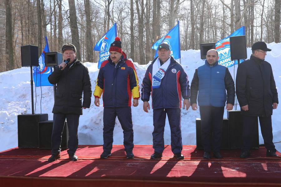 Народные избранники поздравляют горожан с масленицей