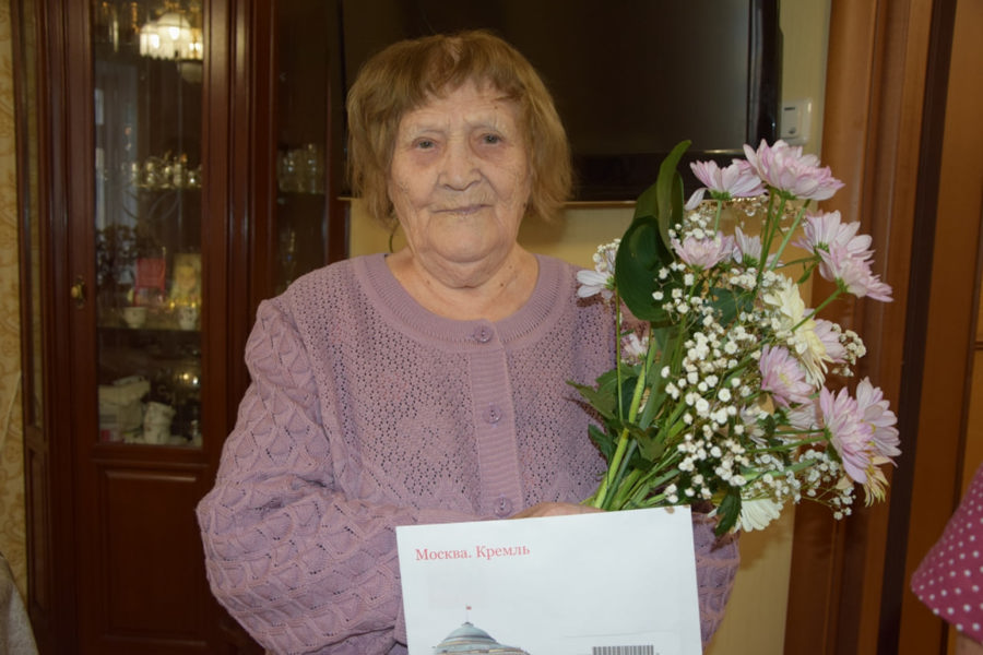 Ветерану педагогического труда Раисе Викторовне Калашниковой исполнилось 95 лет