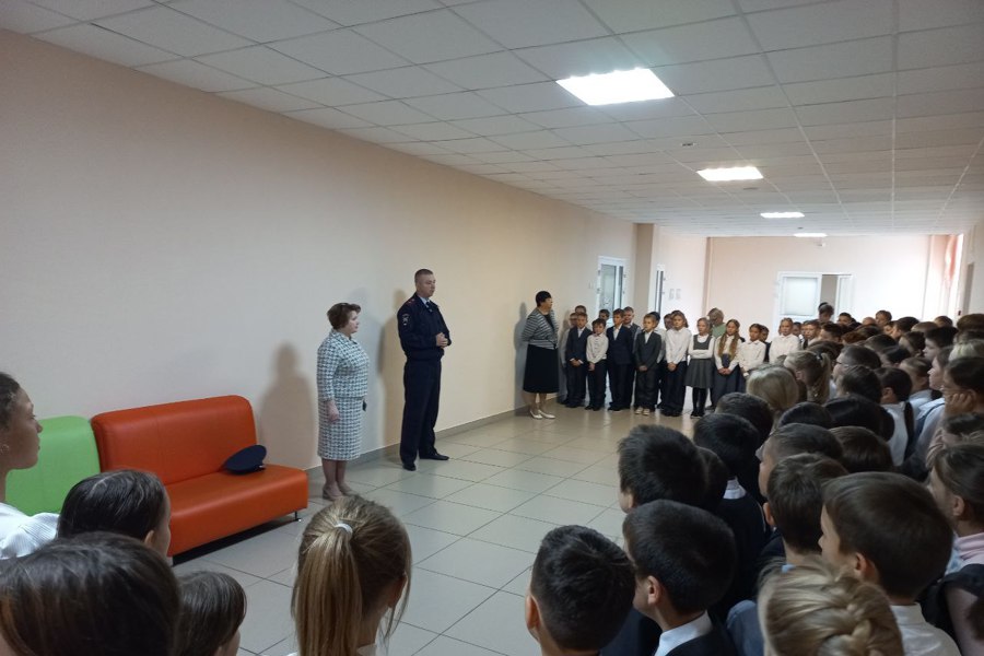 В Цивильской СОШ№1 прошёл месячник правовых знаний «Я выбираю закон и порядок»
