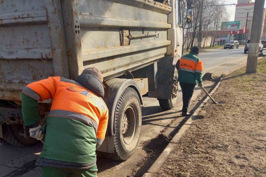 Дорэкс завершает уборку смёта на  основных магистралях города