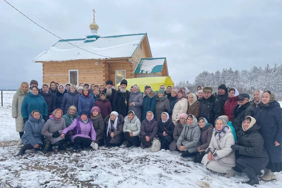 В поселке Калиновка открылась часовня в честь иконы Пресвятой Богородицы «Взыскание погибших»