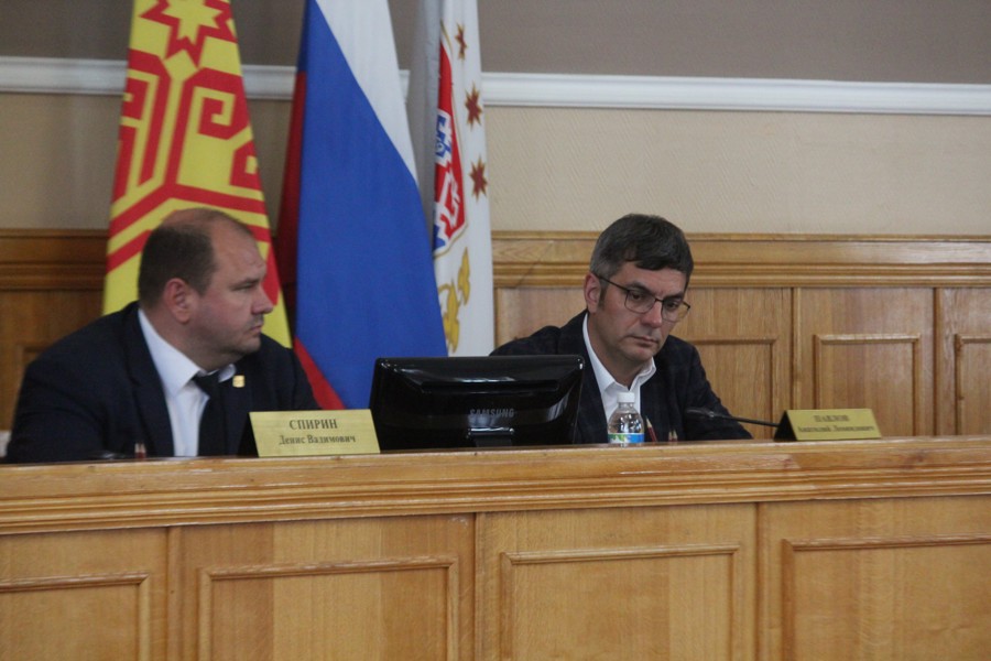 Состоялось внеочередное 33-е заседание Чебоксарского городского Собрания депутатов