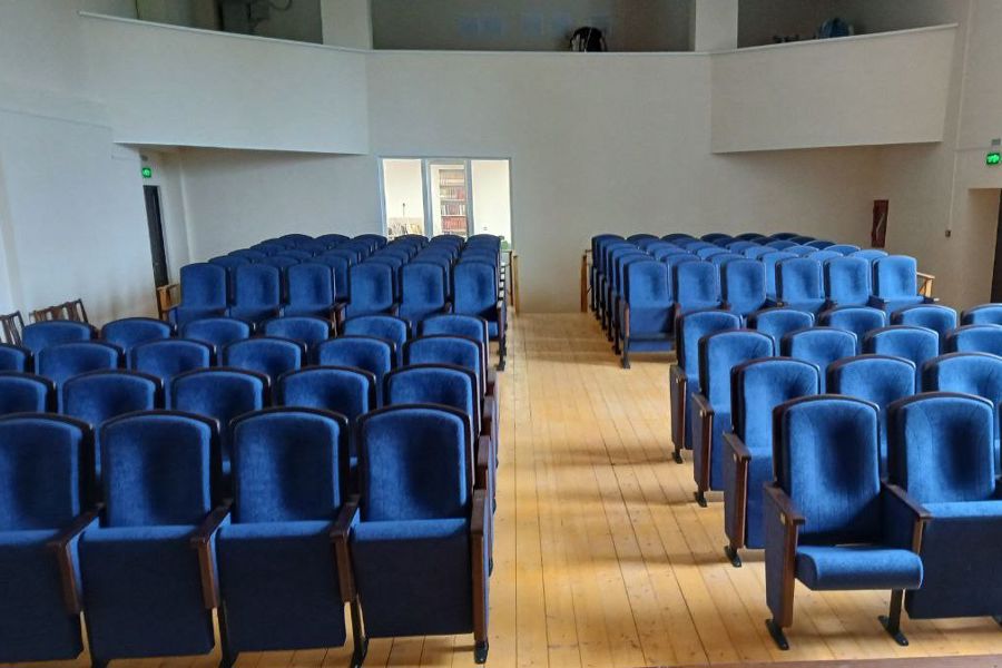 120 новых кресел установлены в Атнарском СДК
