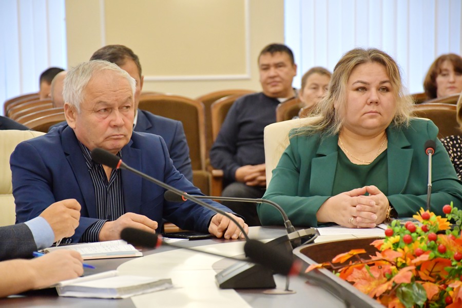 Глава Батыревского муниципального округа Рудольф Селиванов  провел  еженедельное совещание