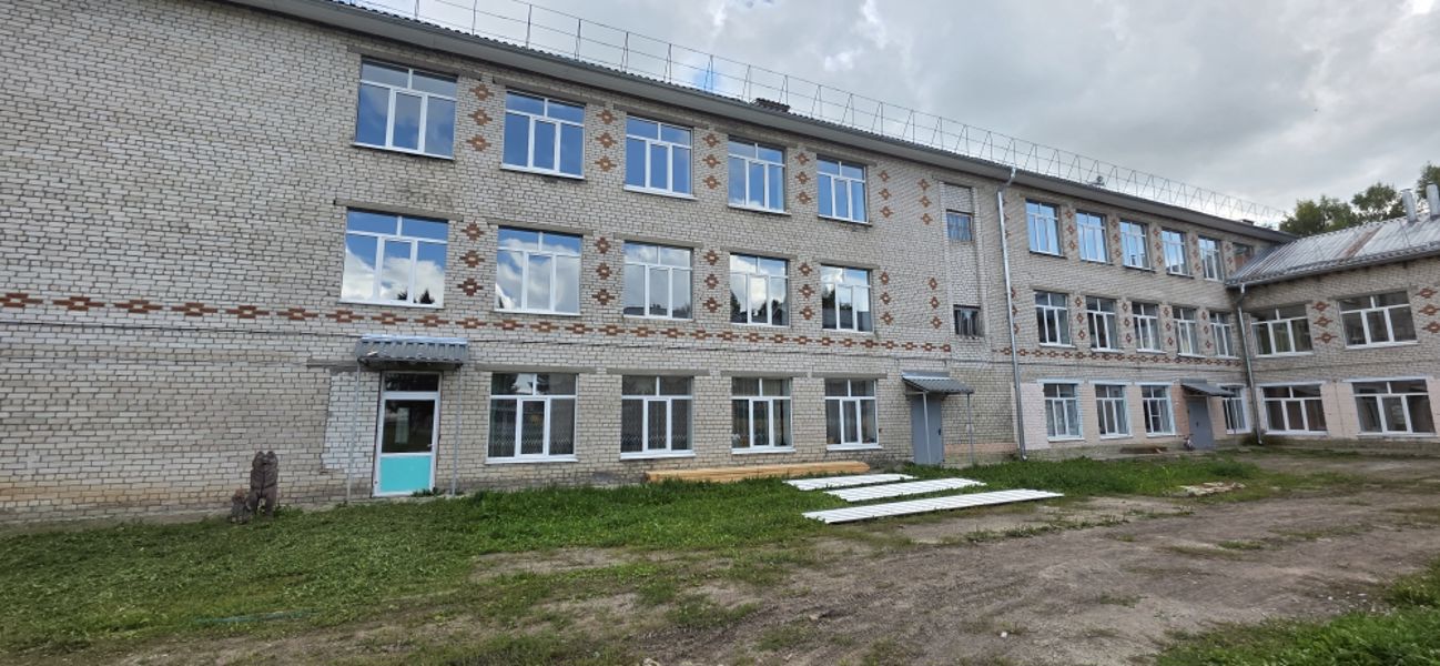 НИМЕ - Народный бюджет — на пользу детям: в Первочурашевской школе заменили окна