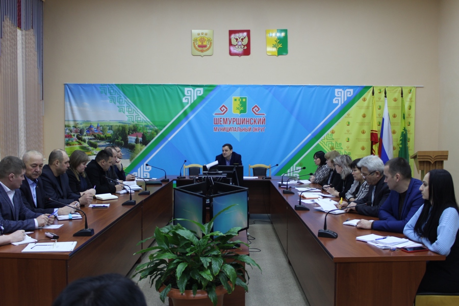Глава Шемуршинского муниципального округа Сергей Галкин провел еженедельное рабочее совещание