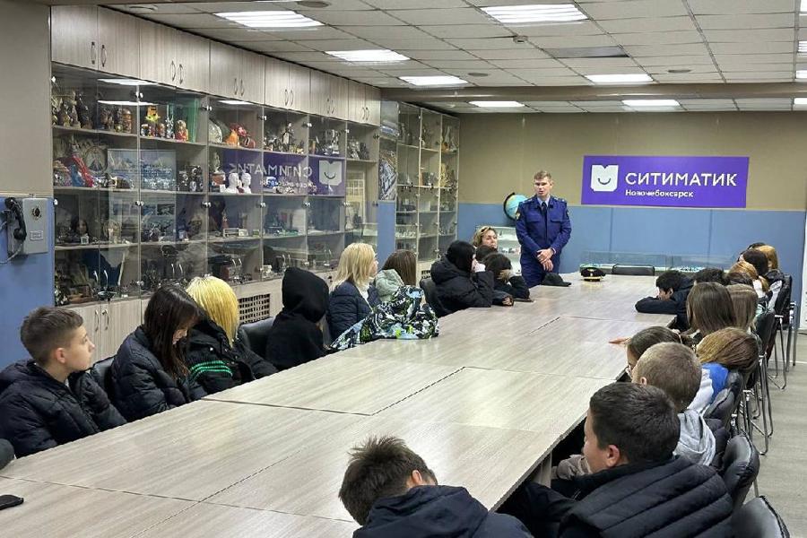В рамках правового просвещения Чебоксарской межрайонной природоохранной прокуратуры на базе мусороперегрузочной станции города Чебоксары было проведено специальное занятие