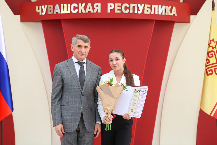 Мастер спорта России по тяжелой атлетике Полина Андреева получила Государственную молодежную премию Чувашской Республики