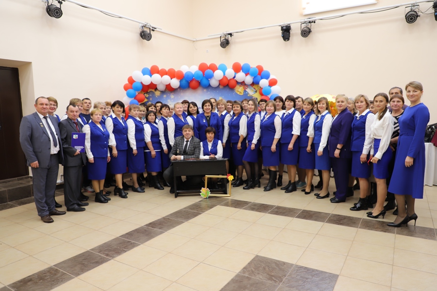 В Яльчикском муниципальном округе состоялось торжественное мероприятие, посвященное Дню учителя и Дню дошкольного работника
