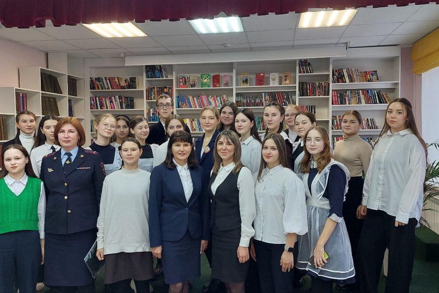 Алевтина Федорова посетила подростковый центр Комсомольского муниципального округа