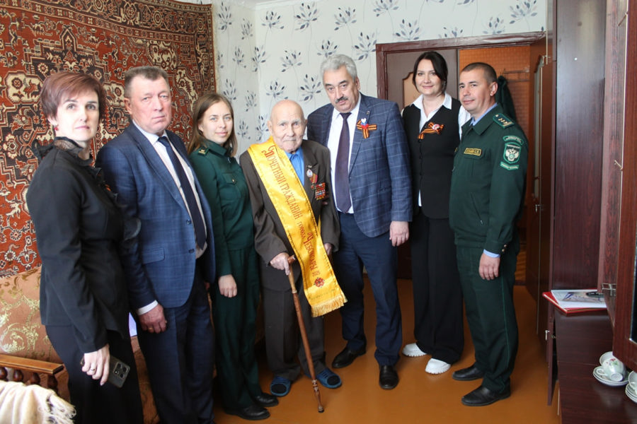 В столице продолжаются чествования участников Великой Отечественной войны - Почётных граждан города Чебоксары