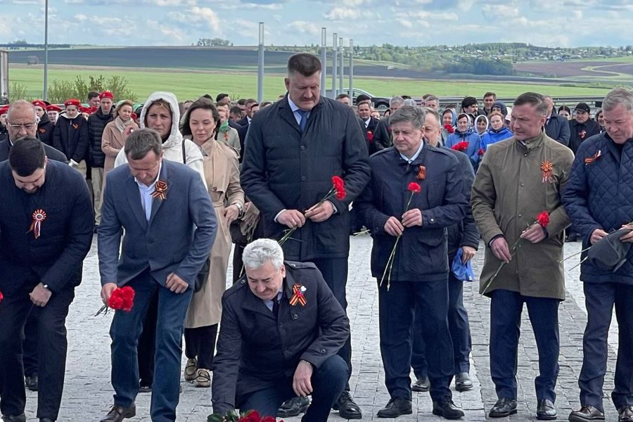 Церемония возложения цветов к Мемориалу «Строителям безмолвных рубежей»