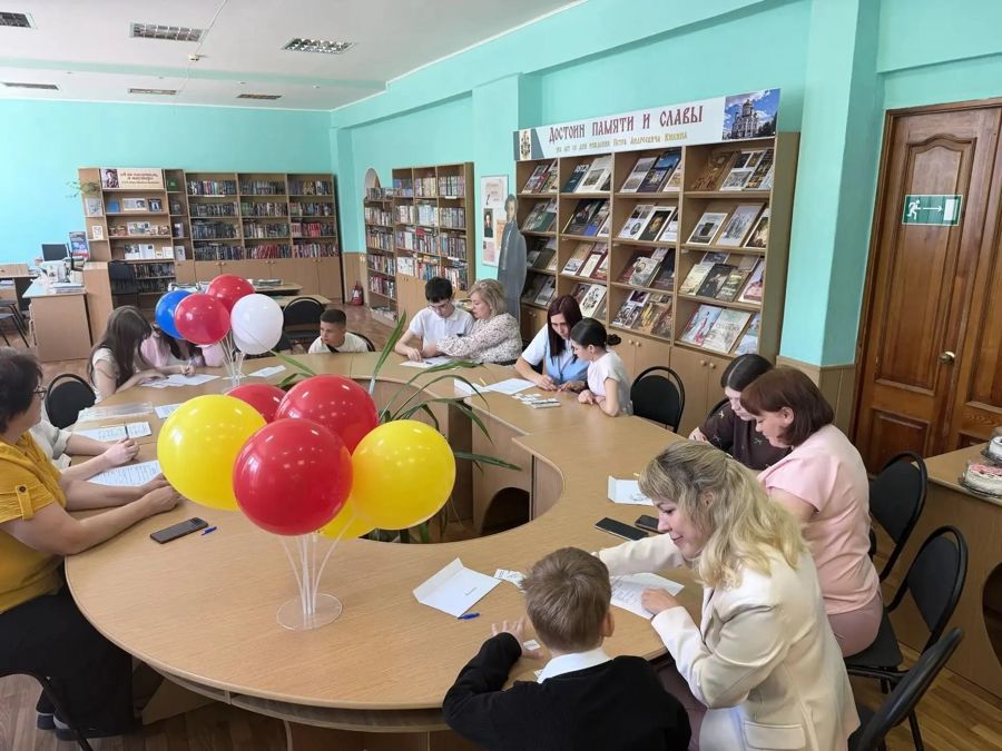 6 июня на базе Центральной городской библиотеки прошел муниципальный этап III Всероссийского семейного фестиваля сбережений и инвестиций, в котором приняли участие пять семей