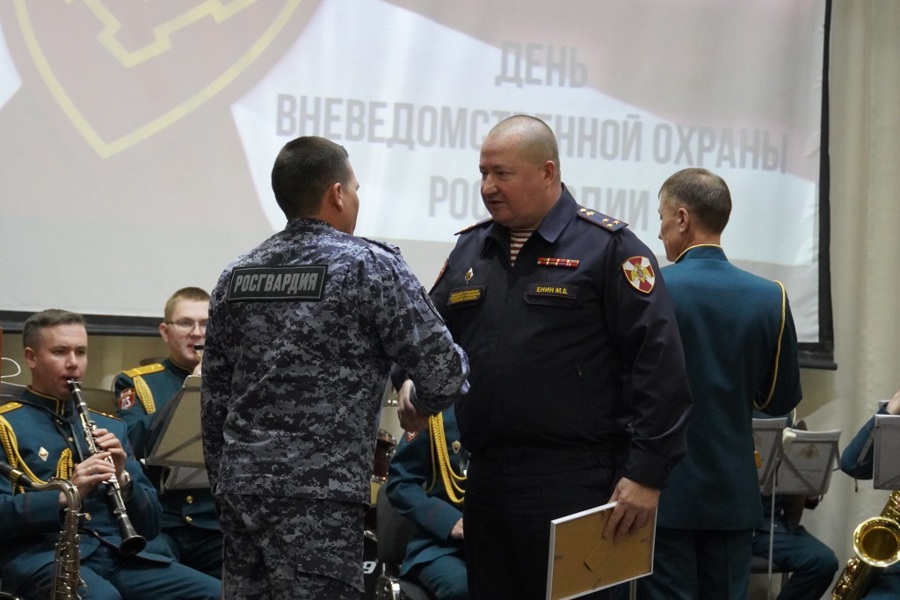 В Чебоксарах состоялись праздничные мероприятия, посвященные Дню вневедомственной охраны Росгвардии