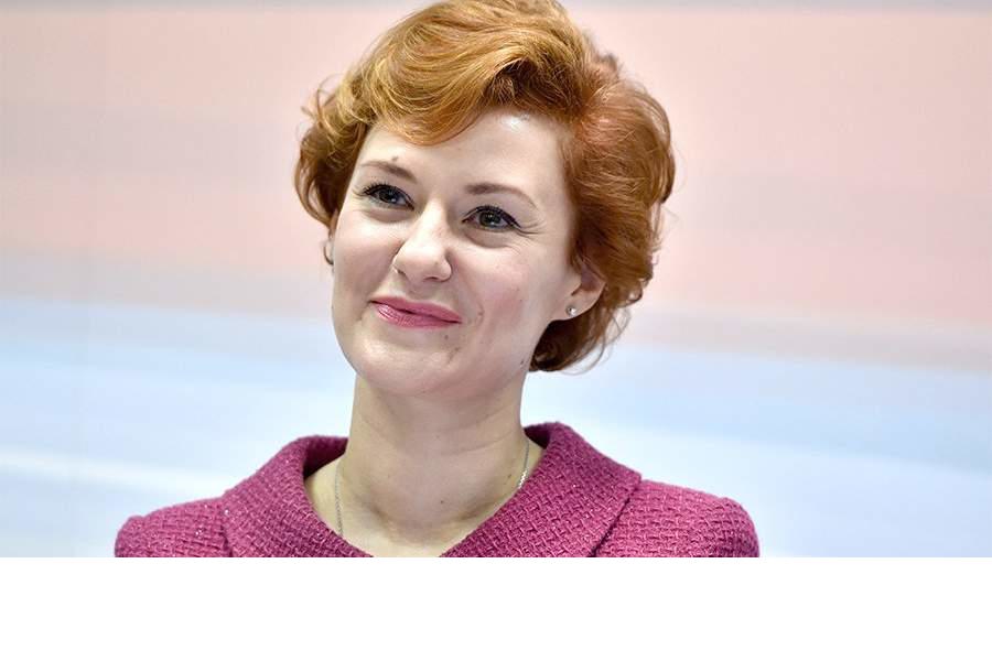 Поздравление директора Департамента межбюджетных отношений Минфина России Ларисы Ерошкиной