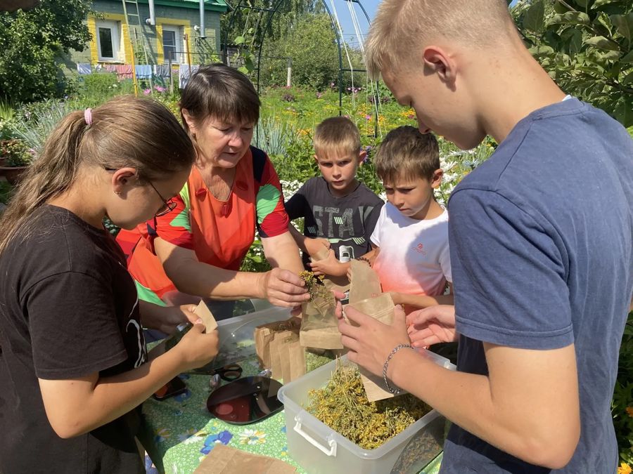 Тепло родного дома: юные мастера готовят чай для бойцов СВО