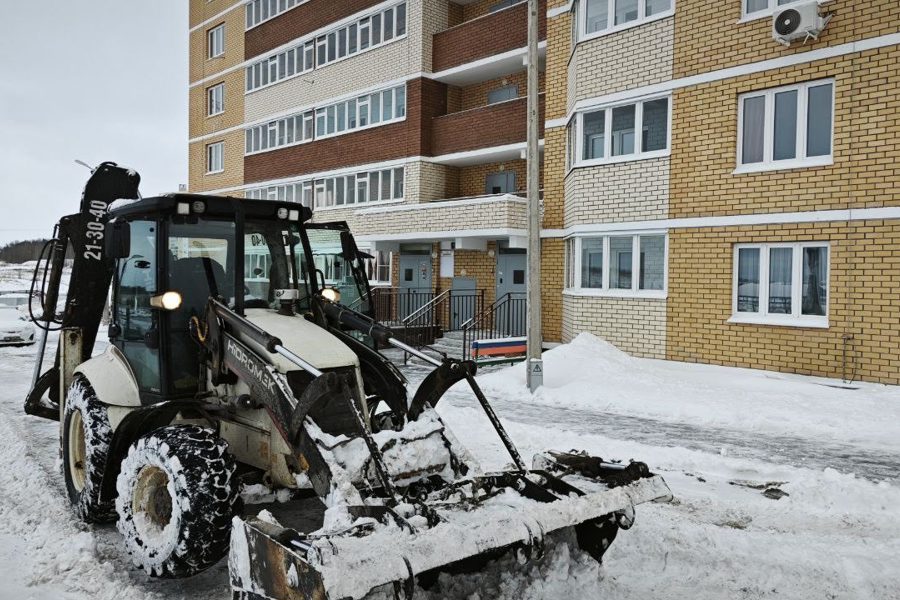 Уборка снега в Калининском районе