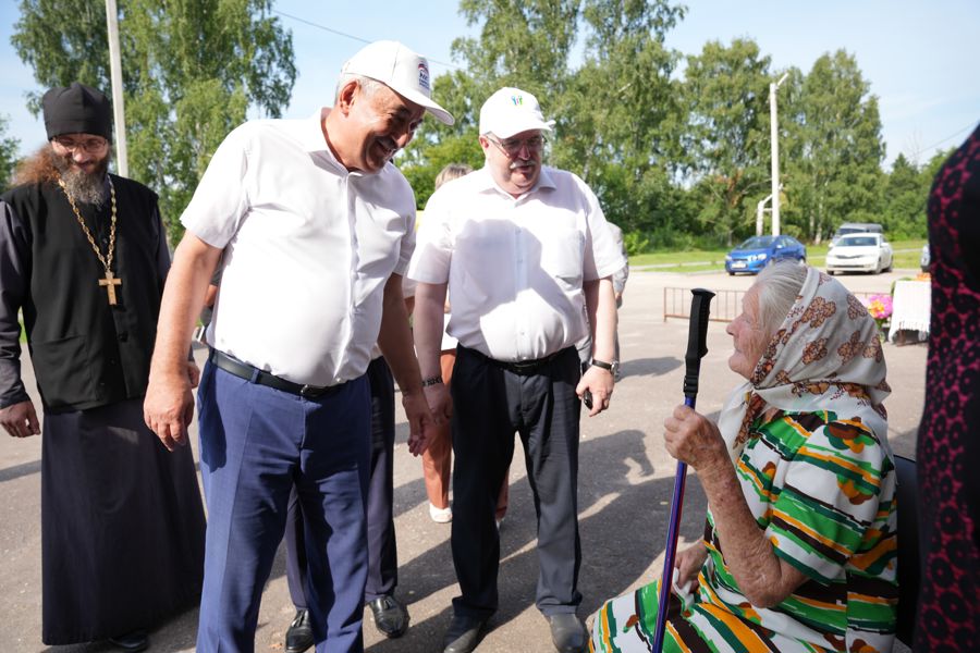 Леонид Черкесов приветствовал гостей праздника в селе Сиява Порецкого округа