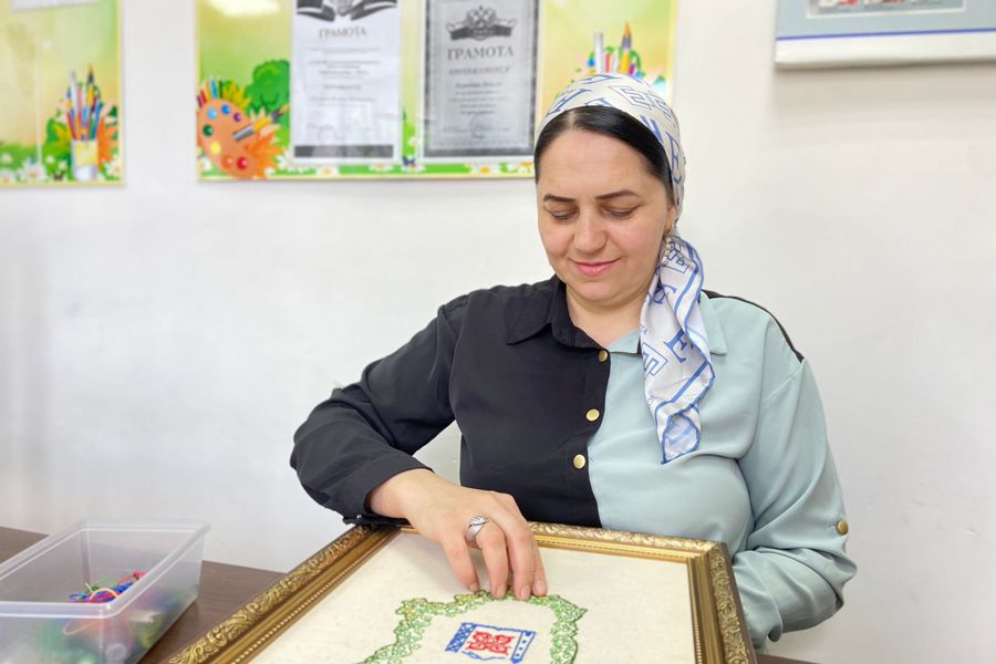 Участник фестиваля «Вышитая Россия» в Чувашии - Чеченская Республика